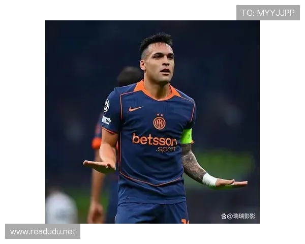 劳塔罗持球时全队停滞,国米进攻体系隐患逐步显现 劳塔罗持球时全队停滞,国米进攻体系隐患逐步显现