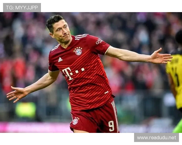 莱万多夫斯基转会拜仁决策解析：从挑战者到统治者的转折