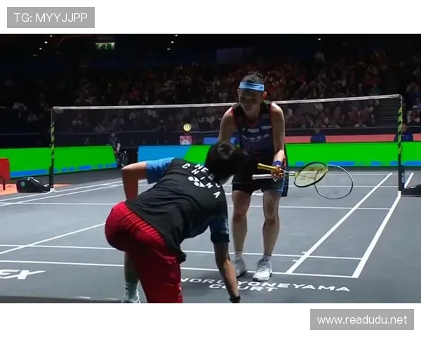 何冰娇这生活节奏我真服了，赛场上拼到爆，下了场秒变寂寞文青？