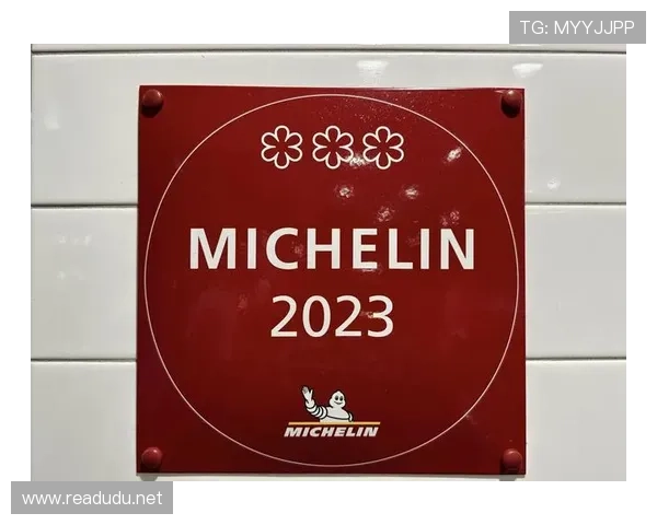 李诗沣训练完直接打车去米其林三星，这自律和享受也太割裂了